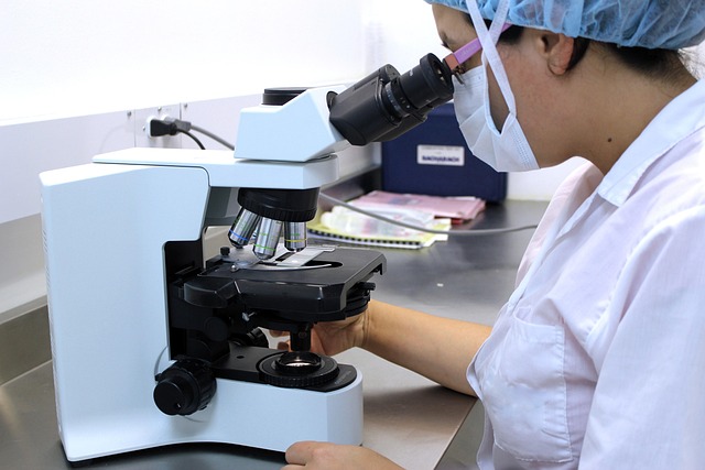 二甲胺基乙基羥乙基醚，可用于調節聚氨酯的固化速度，提高成品率